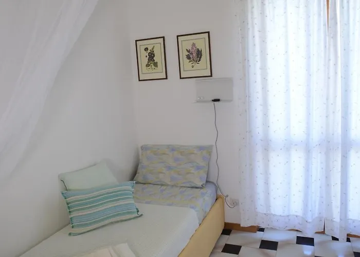 Topfloor With Furnished Terrace Near The Sea Апартаменты Альгеро