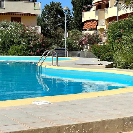 Topfloor With Furnished Terrace Near The Sea *