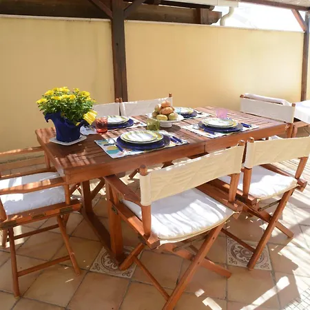 דירה Topfloor With Furnished Terrace Near The Sea *